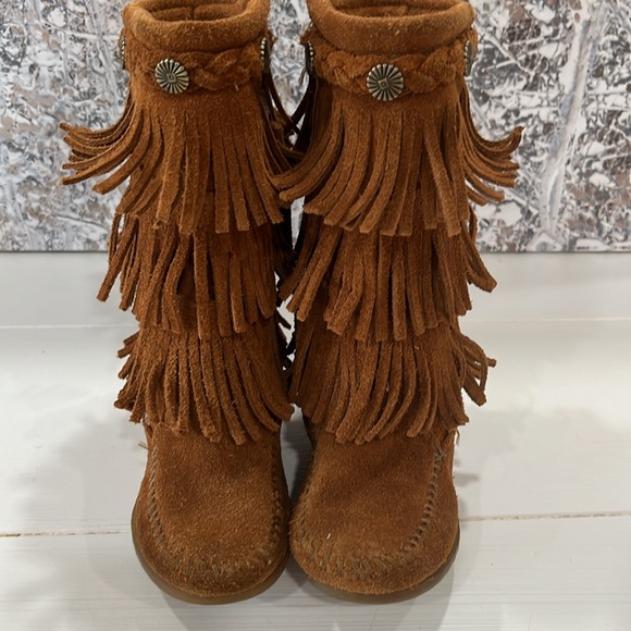 Minnetonka Suede Fringe Boots Toddler 9 - Picture 3 of 9